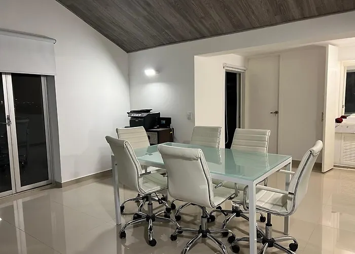 Spectacular Ph With Office In Front Of Perisur *